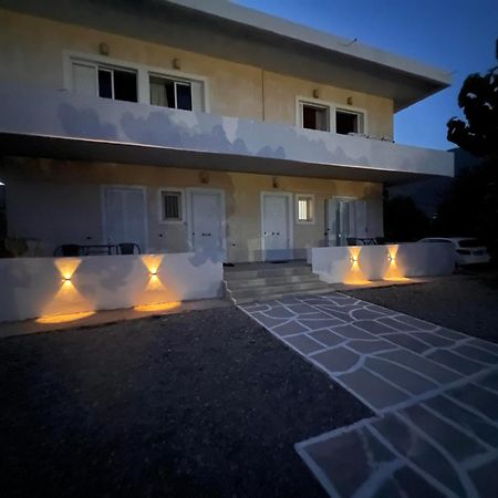 Pebble Apartments Marathiás Esterno foto