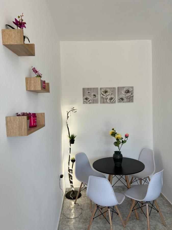 Pebble Apartments Marathiás Esterno foto