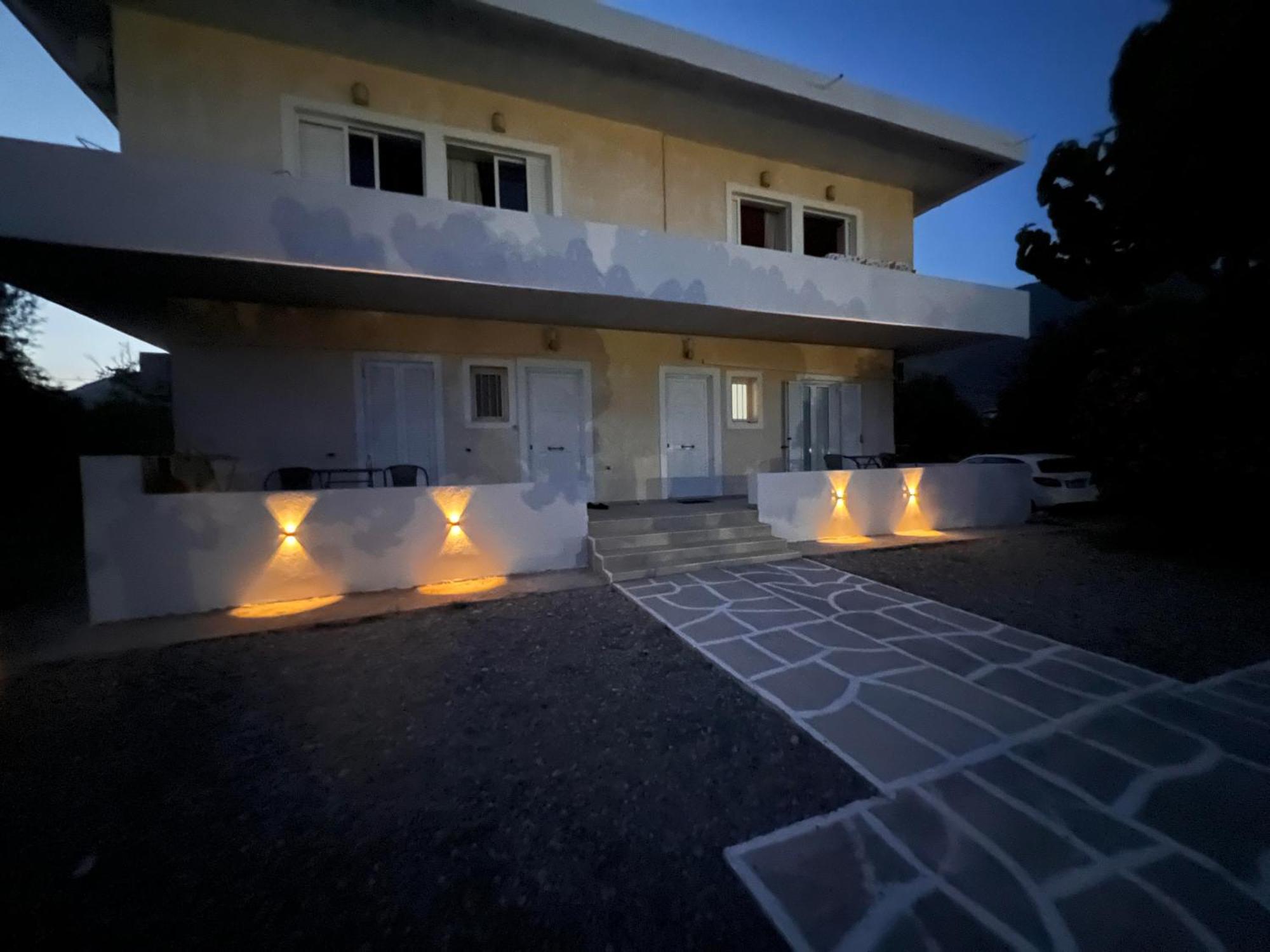 Pebble Apartments Marathiás Esterno foto
